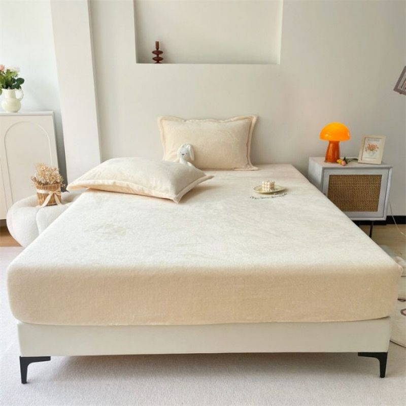 Customizable Solid Color Coverlets Printed Pillow Sham Pillowcases Purple Flat Sheet Sanding Velvet Bed Cover Home Textile Bed Sheets Bedding Supplier