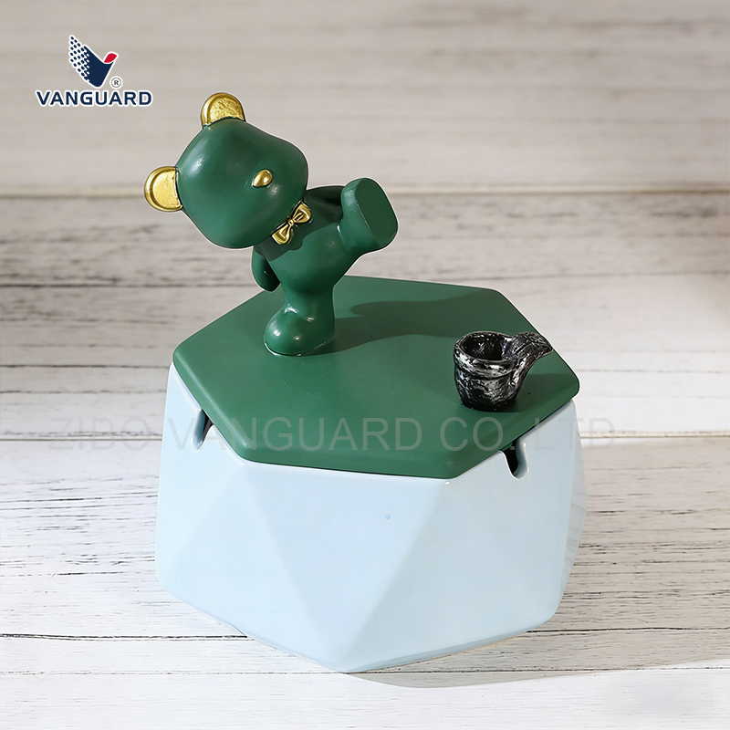 Cute Ornament Promotion Gift Ware Souvenir Statue Custom Resin Ashtray for Home Decor