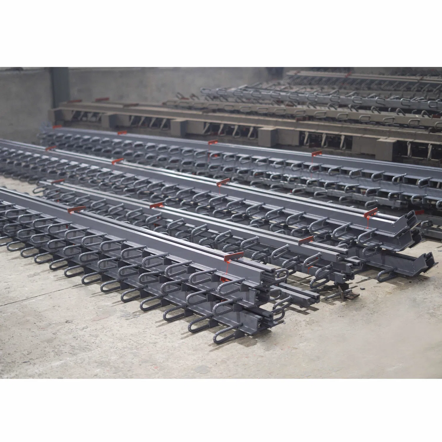 Customized Design Concrete Joint Rubber Elastomeric Strip Seal Bridge Expansion Joint