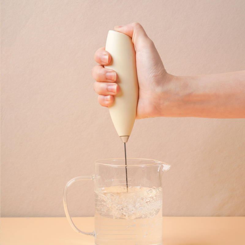 2025 Battery Operated Drink Mixer Automatic Hand Milk Frother Electric Coffee Frother with Stainless Steel Whisk
