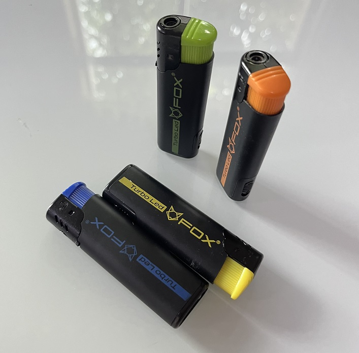 2024 New Fashionable Customizable Stable Flame Windproof Lighter with Light Promotional Price