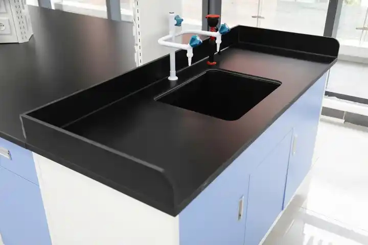 High Performance Laboratory Countertops with Phenolic Resin Surface
