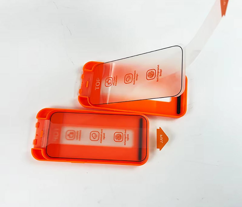 Защитное стекло 2.5D для iPhone 17/16/15