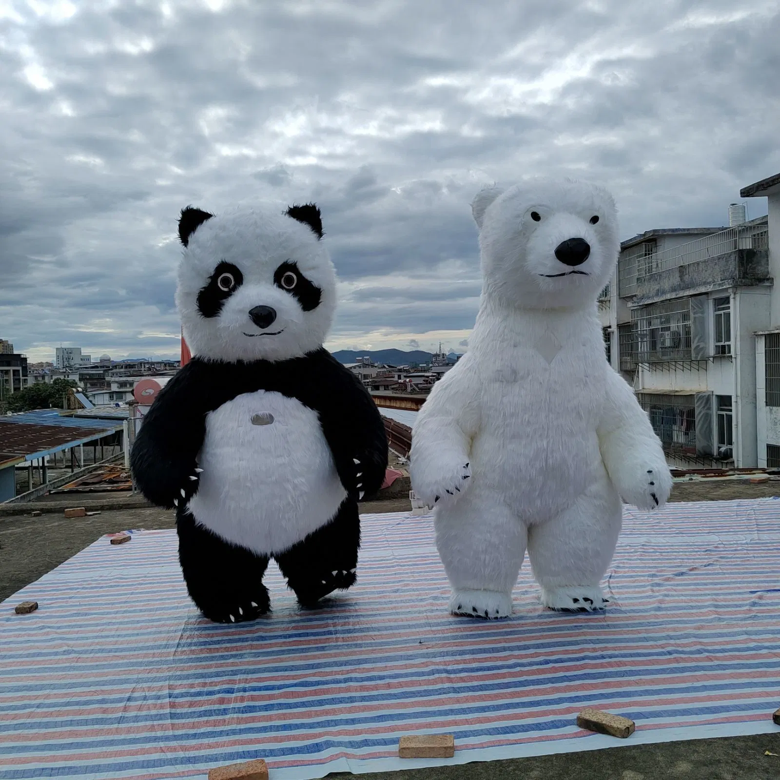 Custom Plush Giant Panda & Polar Bear Inflatable Mascot Costume, Walking Event Suit