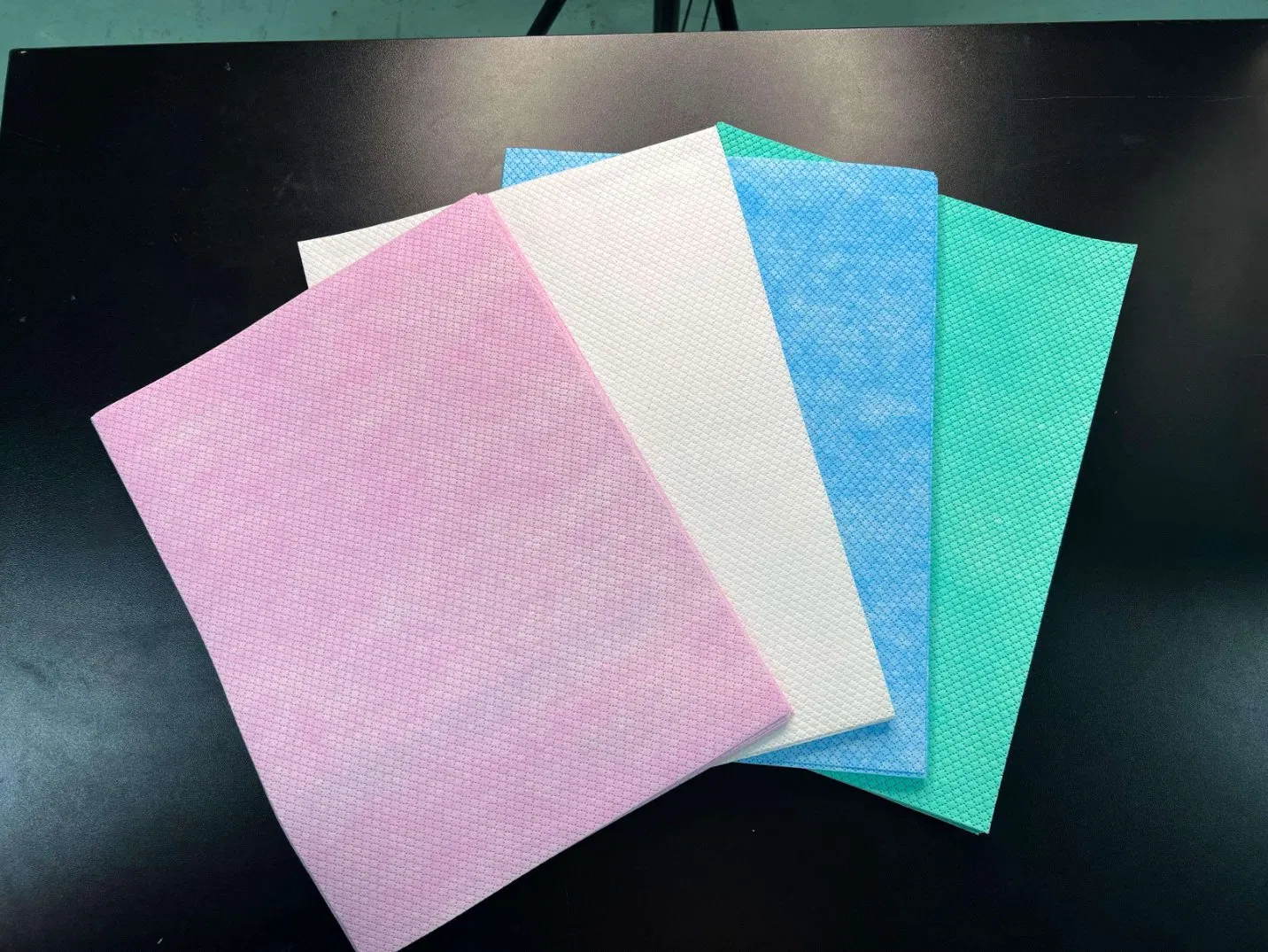 Disposable and Reusable PP Table Mats Supplier