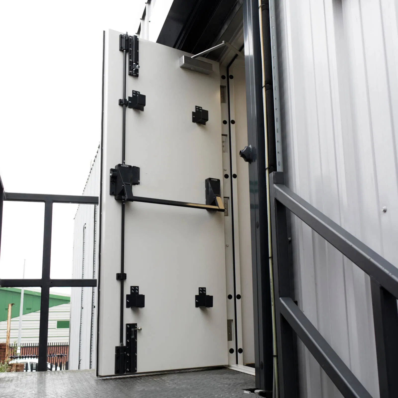 Hollow Metal Doors Exterior Fireproof 60min/90min Steel Fire Rated Door with Panic Push Bar