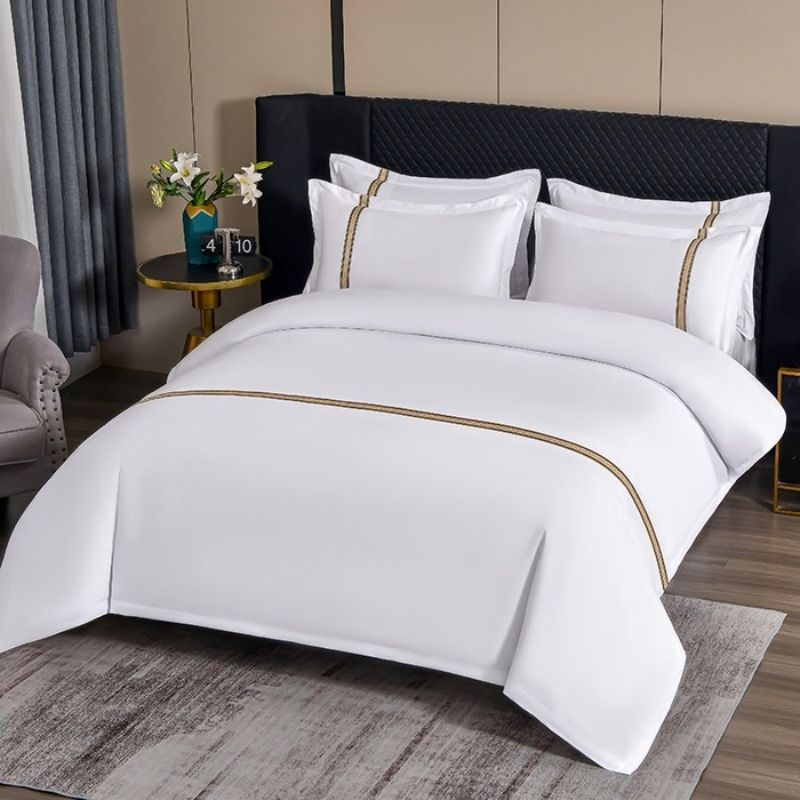 120g Encrypted Webbing Comforter Quilt Duvet Cover Skin-Friendly Bed Linen Customized Hotel Sanded Four-Piece Bedding Set with Bed Sheets Pillowcases for Hotel