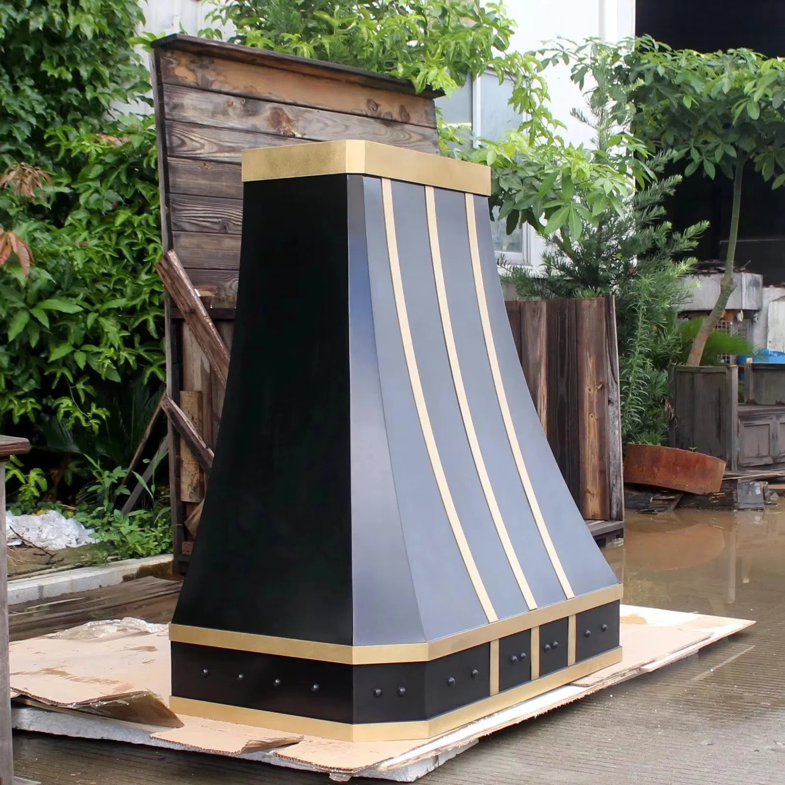 Customized Matte Black Patina Stainless Steel 48 Inches Wall Mount Kitchen Range Hood with Matte Brass Straps Down Draft Hood