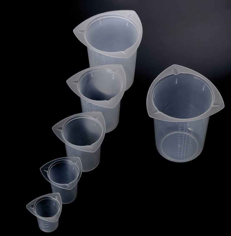 Disposable Beakers Tri-Corner 50ml 100ml 250ml 400ml 800ml 1000ml PP Material Autoclavable Beakers with Graduation Marks