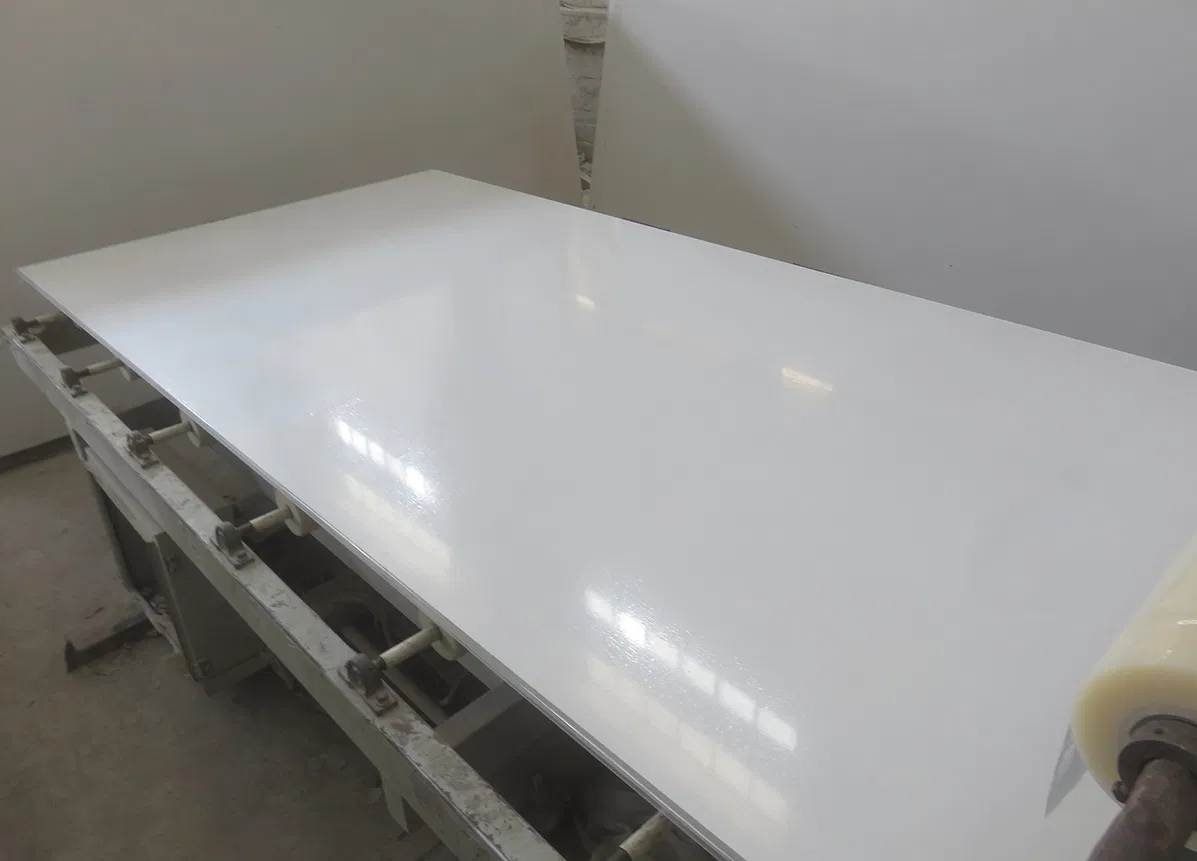 OEM Factory Acrylic Slab Quartz Stone Kitchen Top Home Decoration Construction Material Black Wihte Panda Calacatta White Quartz Slabs for Kitchen Quartz