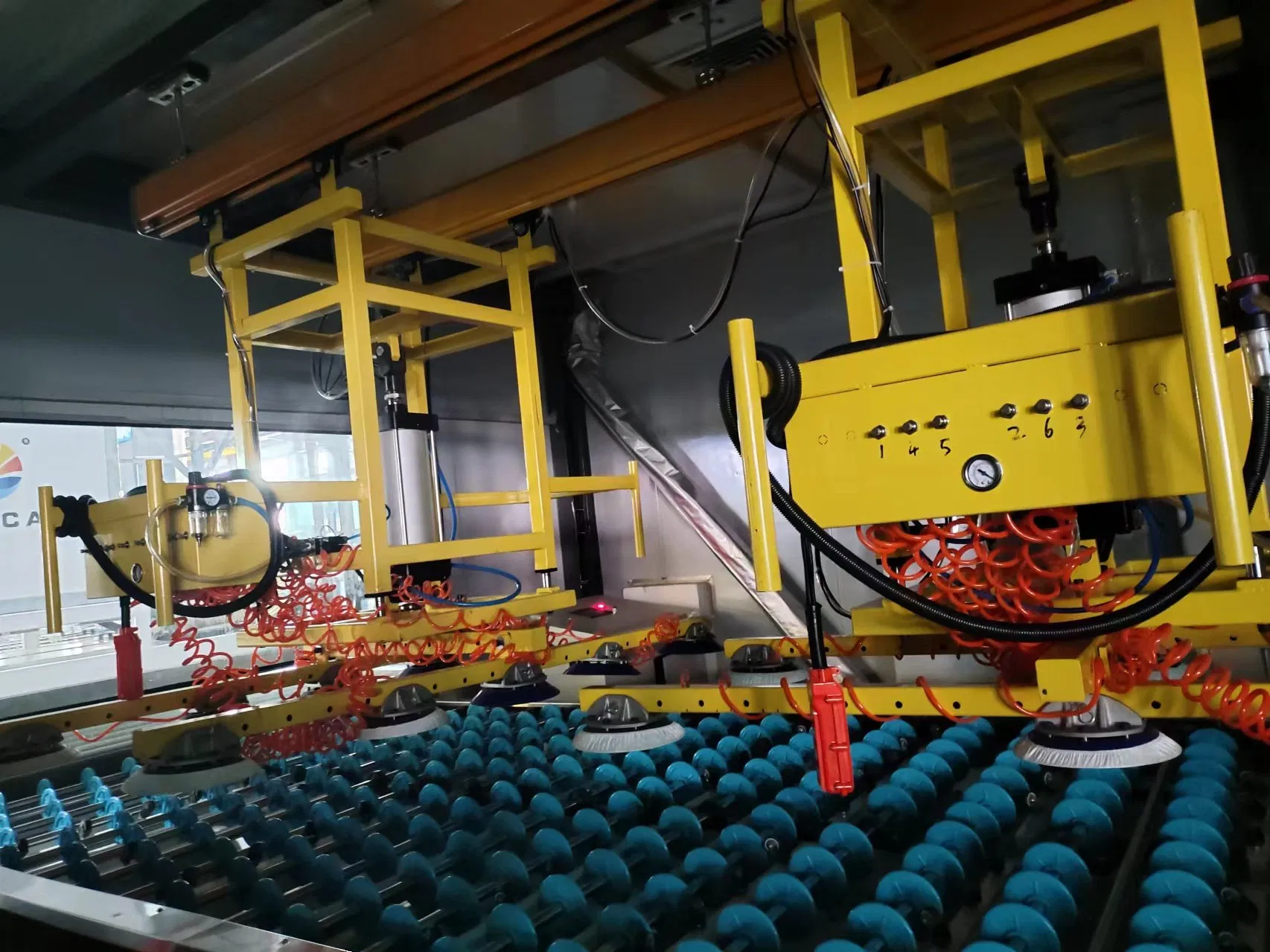 Automatic Suction Cup Vacuum Lifter Machine for PVB Film Laminated Glass
