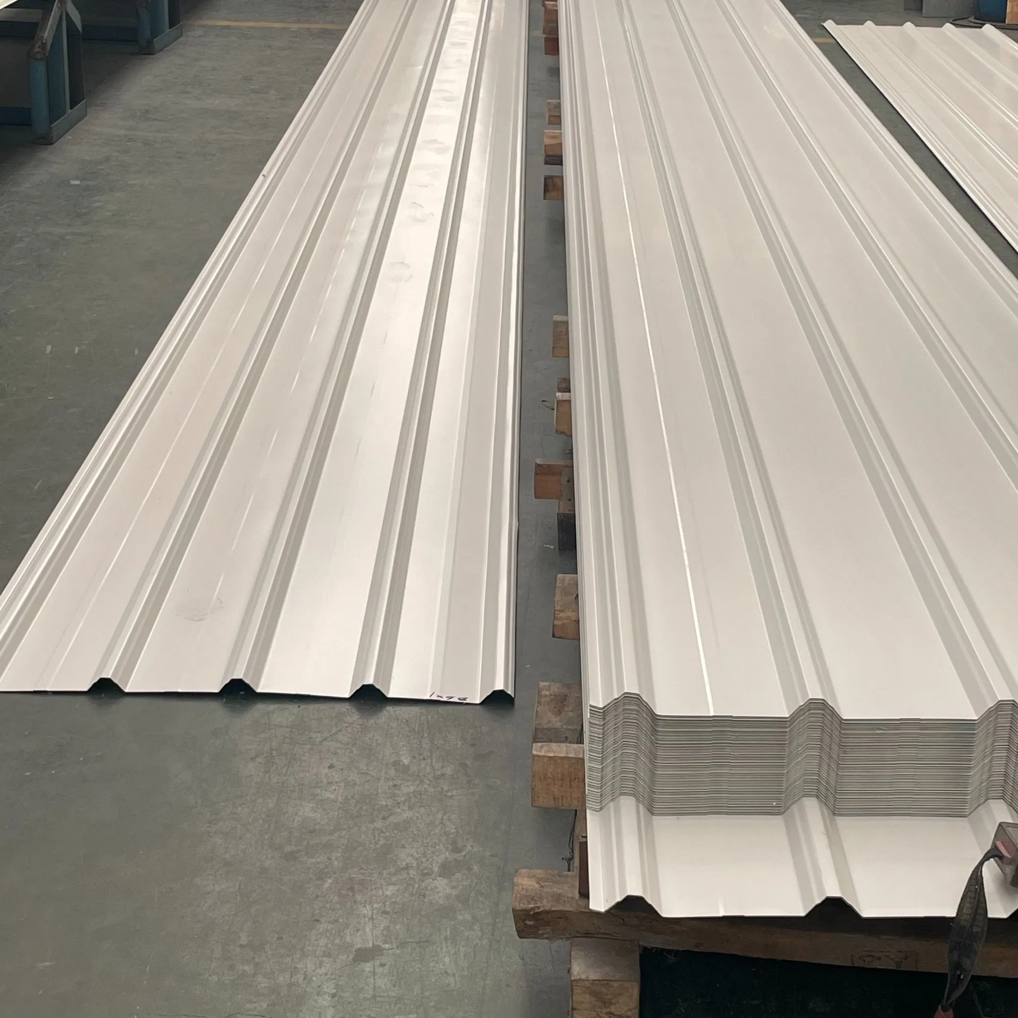 Industrial Warehouse Roofing 0.5mm Anti-Corrosion PPGI Roofing Material Color Steel Tile