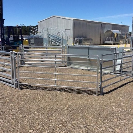 High Quality & Low Price Steel Farm Fence Corral Cattle Fence Panels