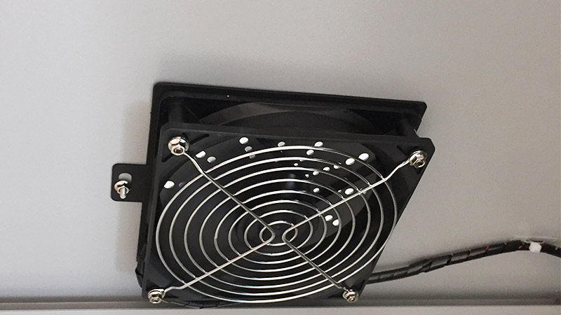 Windows Android OS Voice - Assisted Hotel Check - in Kiosk with Passport Verification