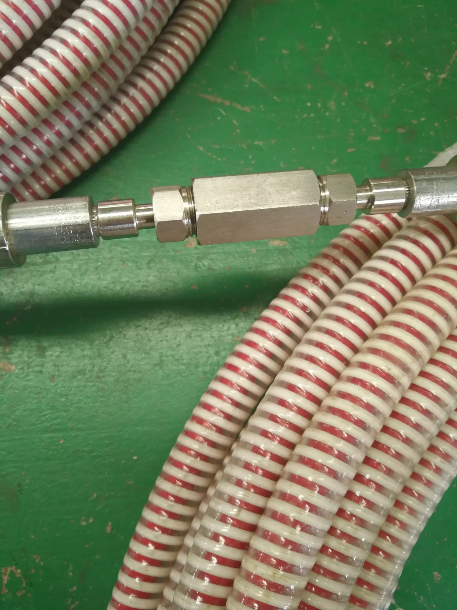 Маслостойкий гидравлический шланг высокого давления