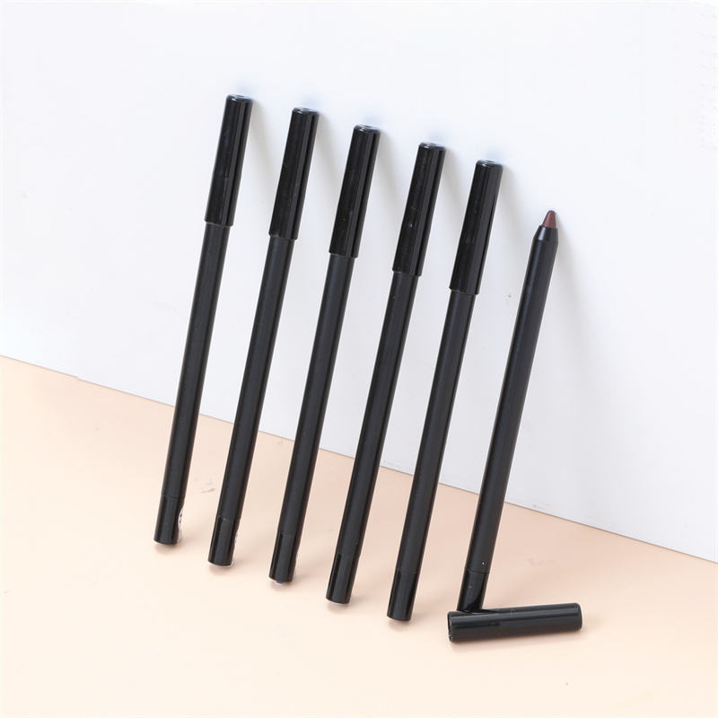 Plump & Define: Long-Lasting Spot-on Lip Liner for Full Lips