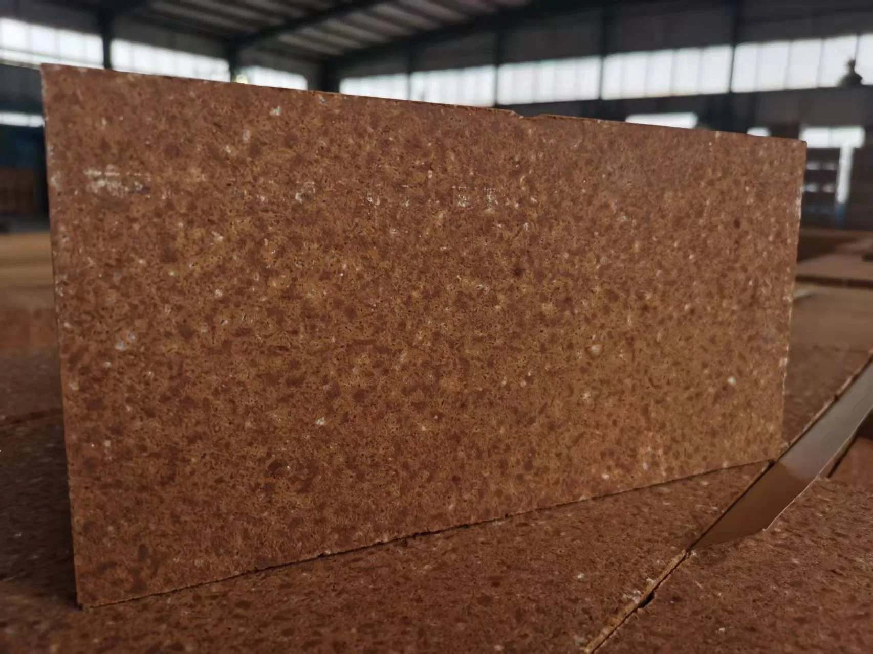 Магнезито-шпинелевый огнеупорный кирпич MLJ85 для вращающихся печей