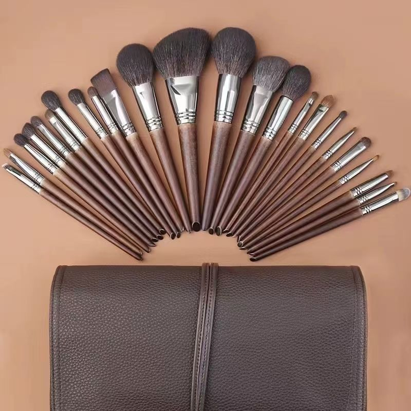 Cruelty Free Synthetic Bristle Makeup Brush Metal Ferrule Makeup Brush
