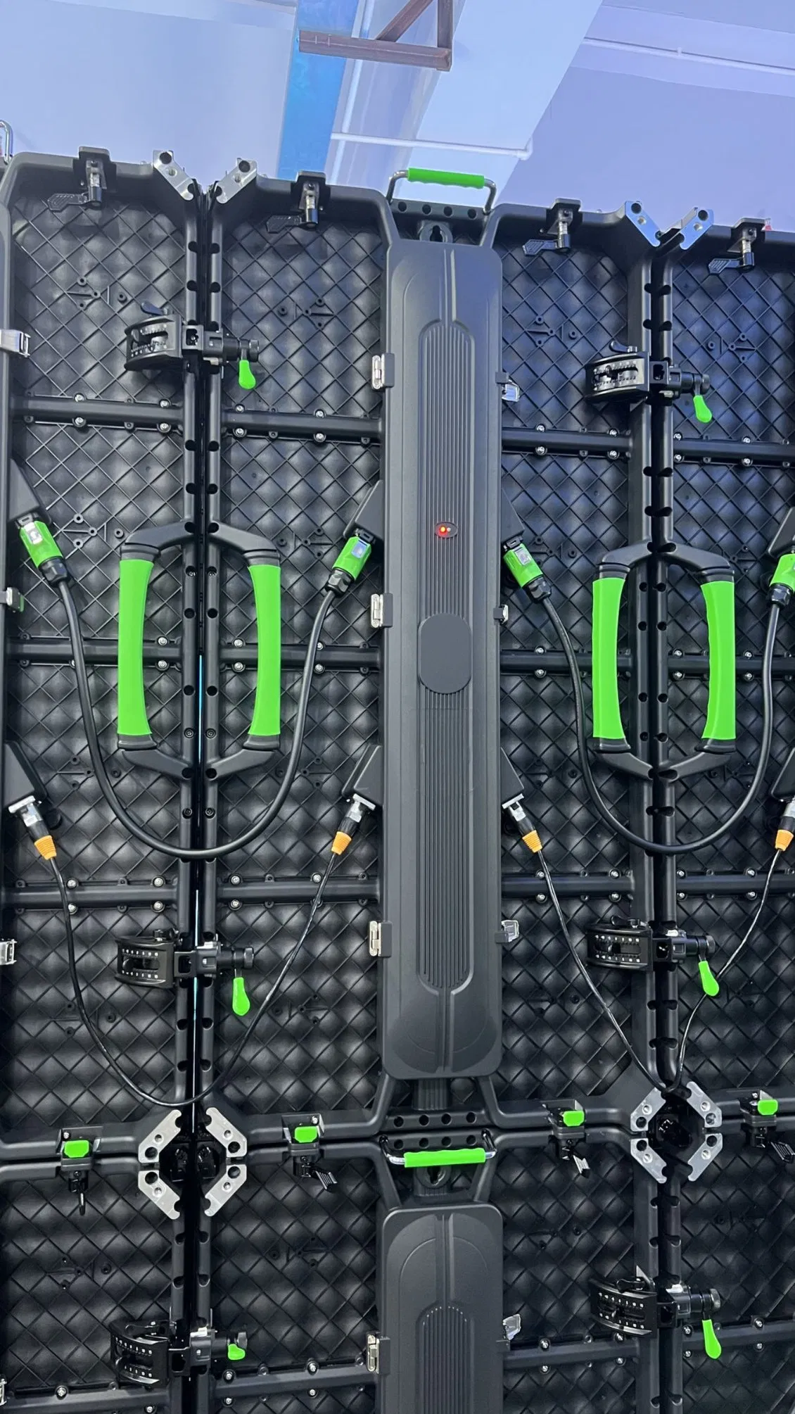 P3.91 500*1000mm Outdoor Fixed 90 Degree Building Rooftop Curved Corner Advertising LED Screen Display Billboard Sign Board