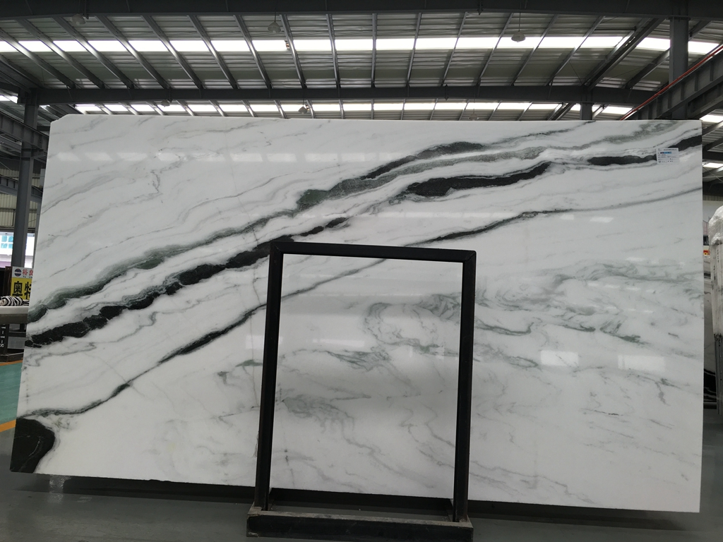 Мраморные плиты Bianco Carrara Statuario для столешниц