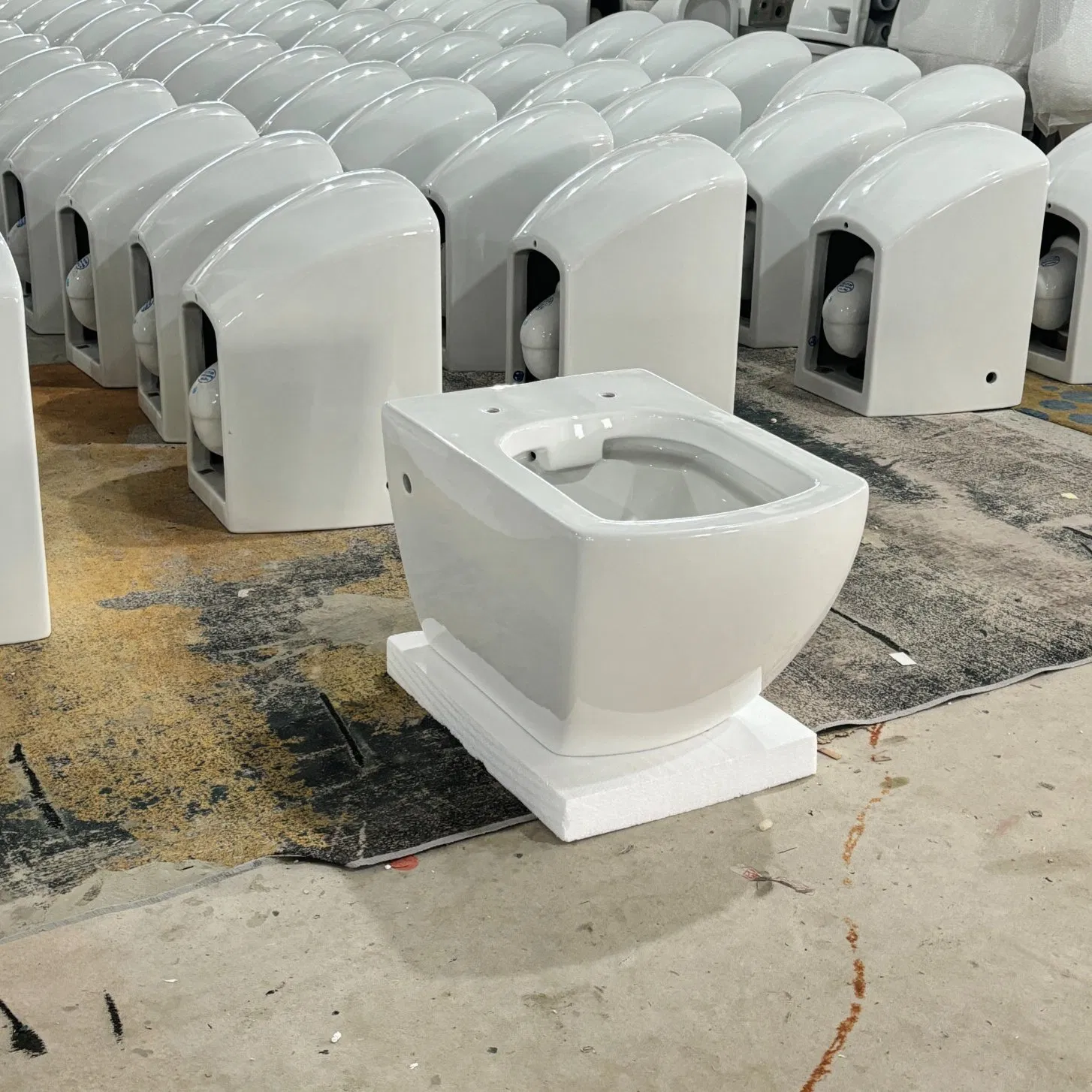 High Quality Chaozhou Ceramic Sanitaryware Wall Hung Mounted Toilet for Middle Eastern