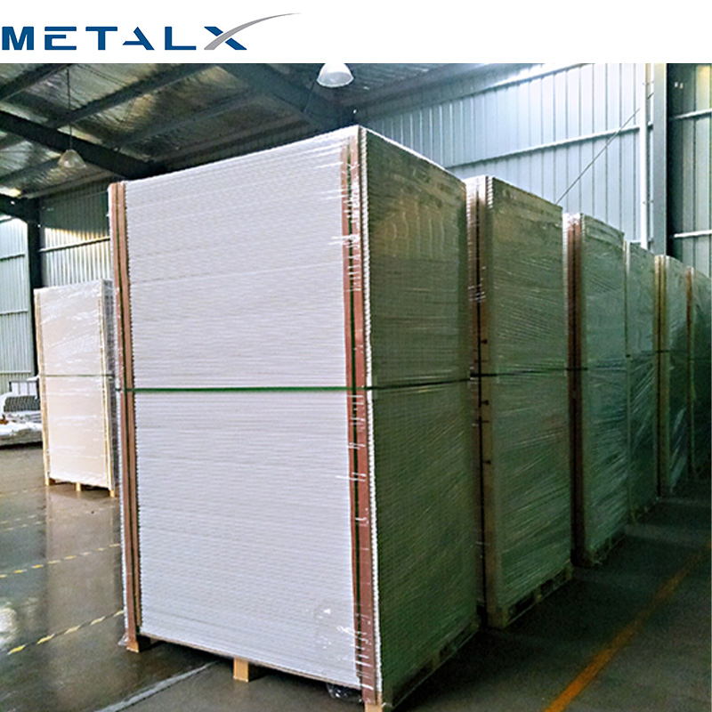 Manufacturer Custom Design 6X8 FT Safety White Durable Composite/Plastic Slat/Vinyl/Privacy/PVC Fence for Residential/House/Garden/Outdoor/Swimming Pool/Yard