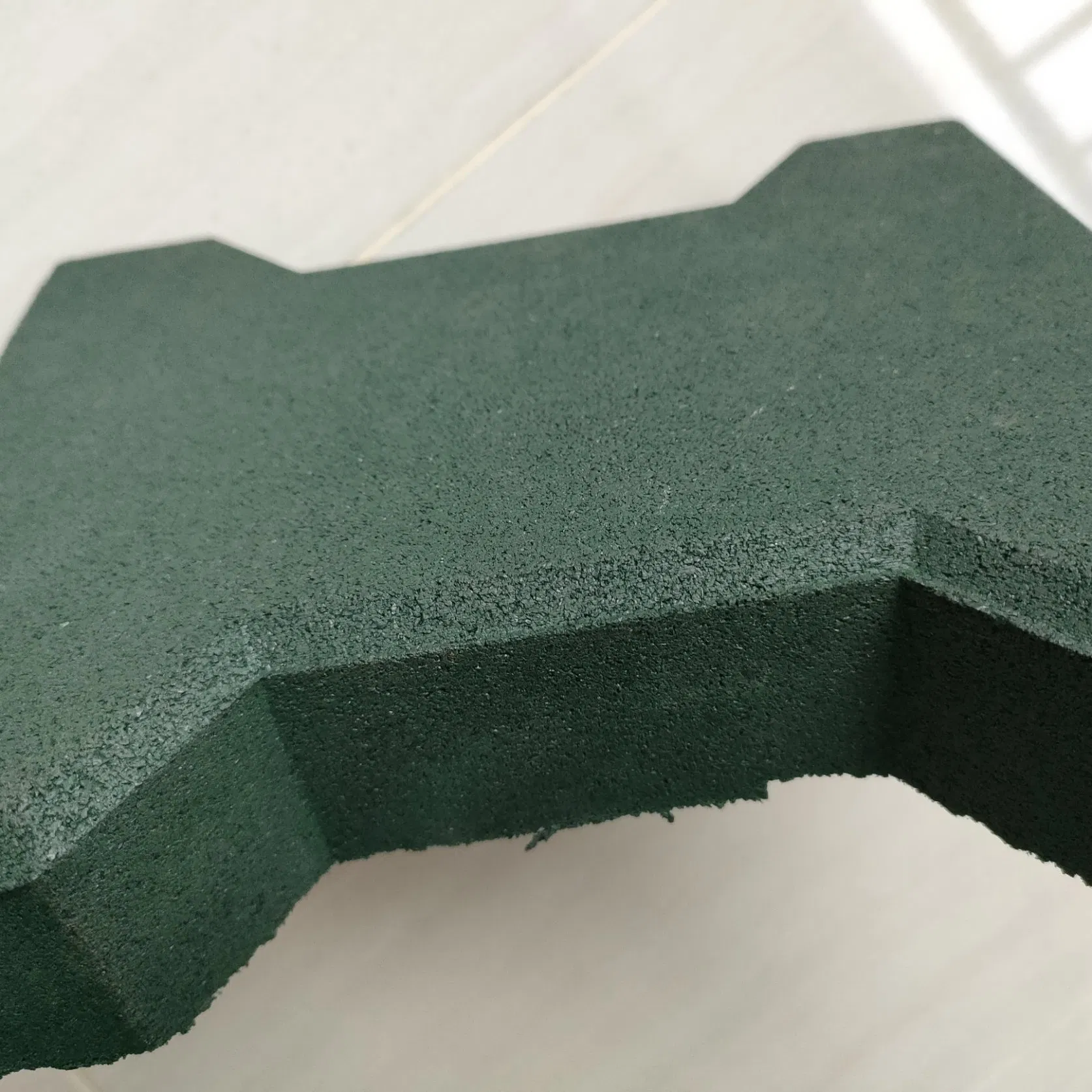 43mm Red/Black Rubber Dogbone Paving Tile for Sale