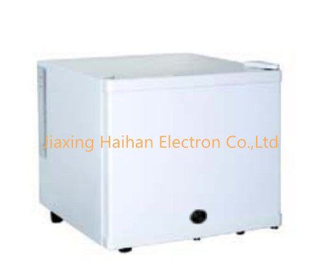 Mini Refrigerator with Solid Door (17Liters)