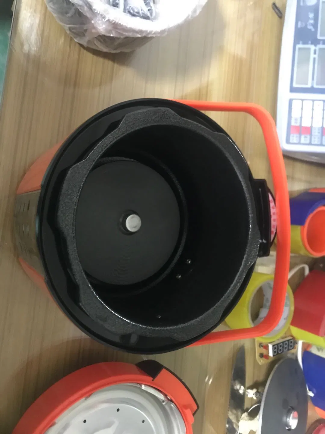 2.0L Computer Controlled Plastic Housing Multi Functional Small Electric Pressure Cooker with Handles