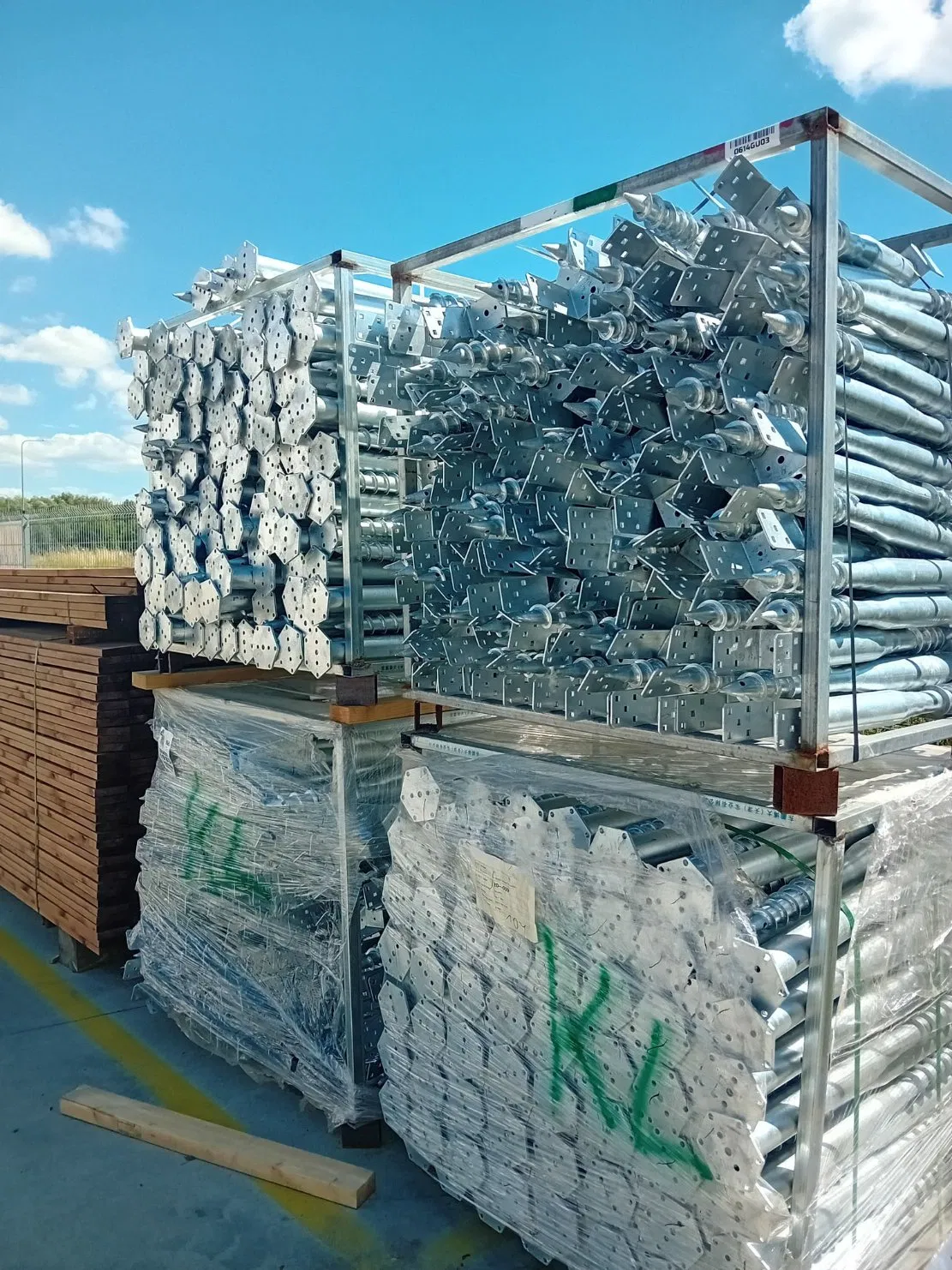 Винтовой анкер S235 2500 мм для солнечных электростанций