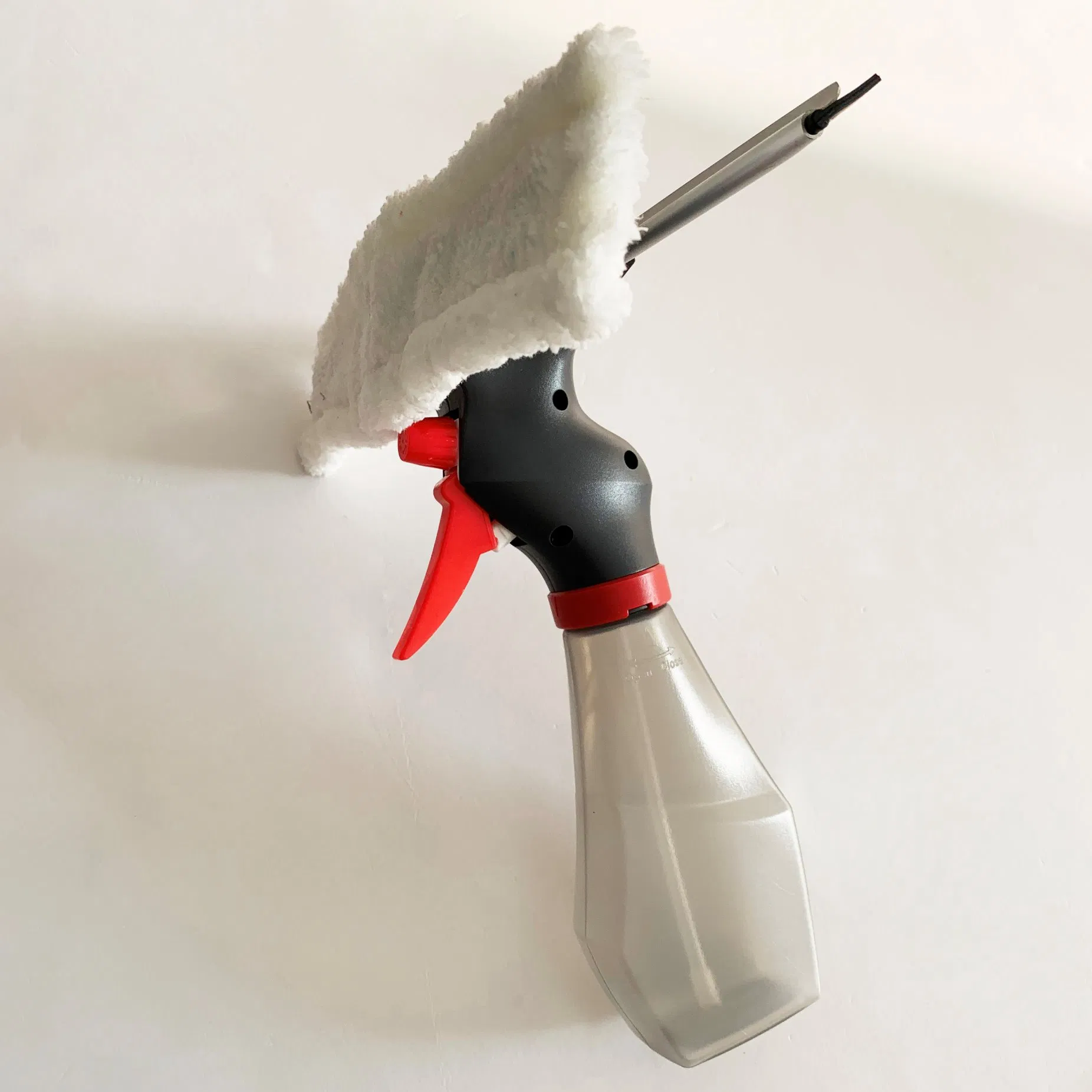 Spray Window Cleaner with POM Flat Plate PP Water Bottle and Double Sided Head Aluminium Holder with Rubber and Microfibre Pad for Glass Cleaning