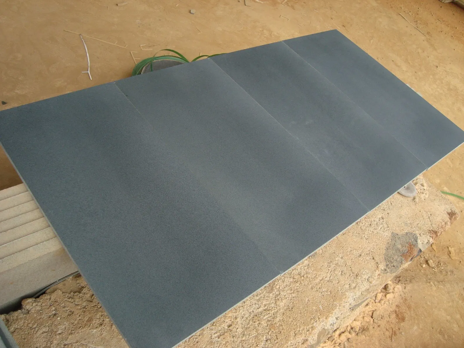 Best Price Cut to Size Flamed / Honed / Polished Hainan Black Basalt Slabs