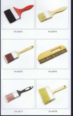 Кисть малярная с белой щетиной и деревянной ручкой