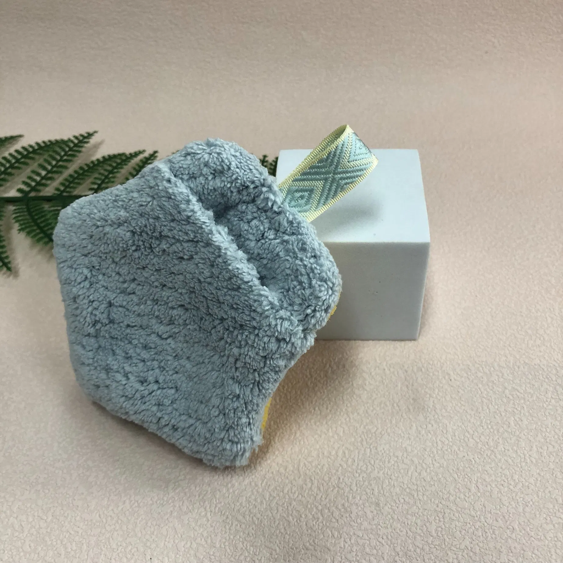 Premium Beauty Cosmetic Sponge and Luxurious Velvet Makeup Powder Puff