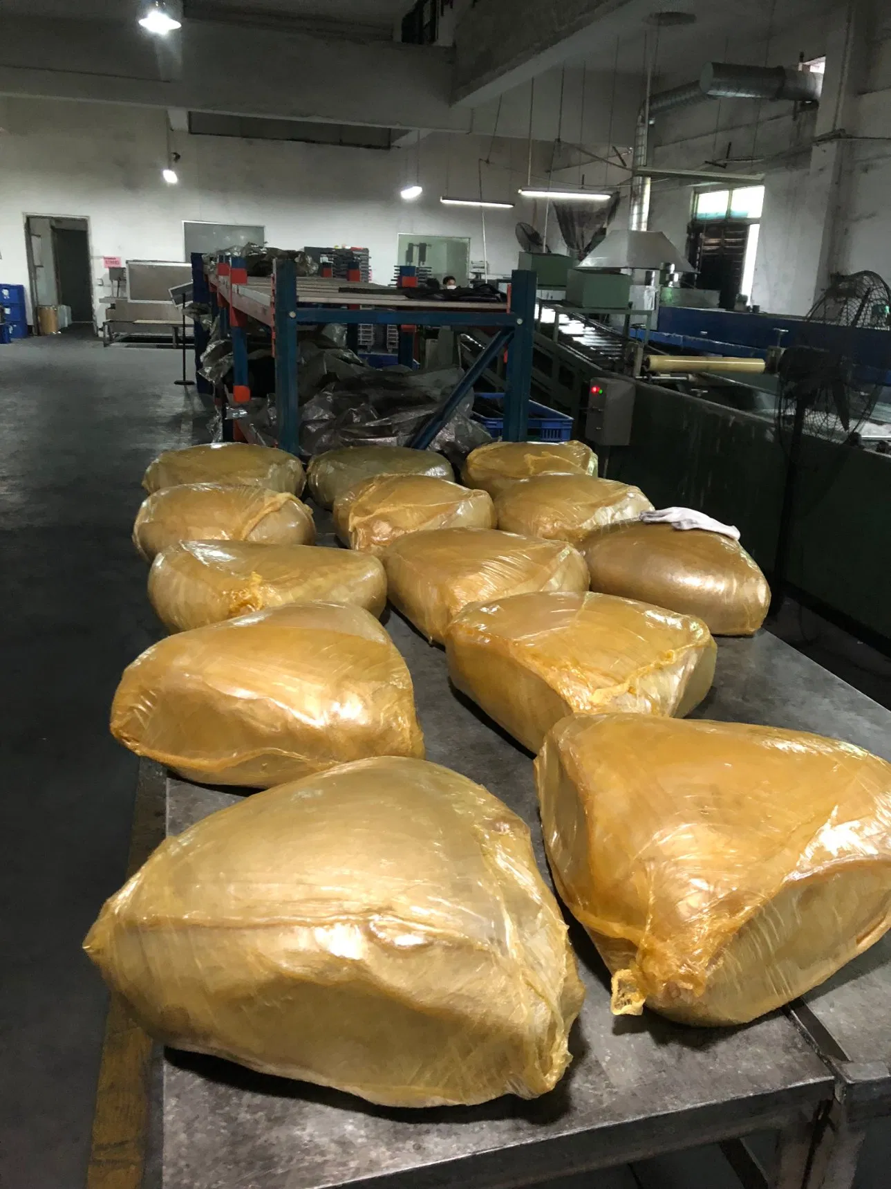 Завод автомобильных щеток IATF 16949 в Китае: Бескаркасные/плоские/гибридные дворники (для Mercedes-Benz C-Class, CLA-Class)