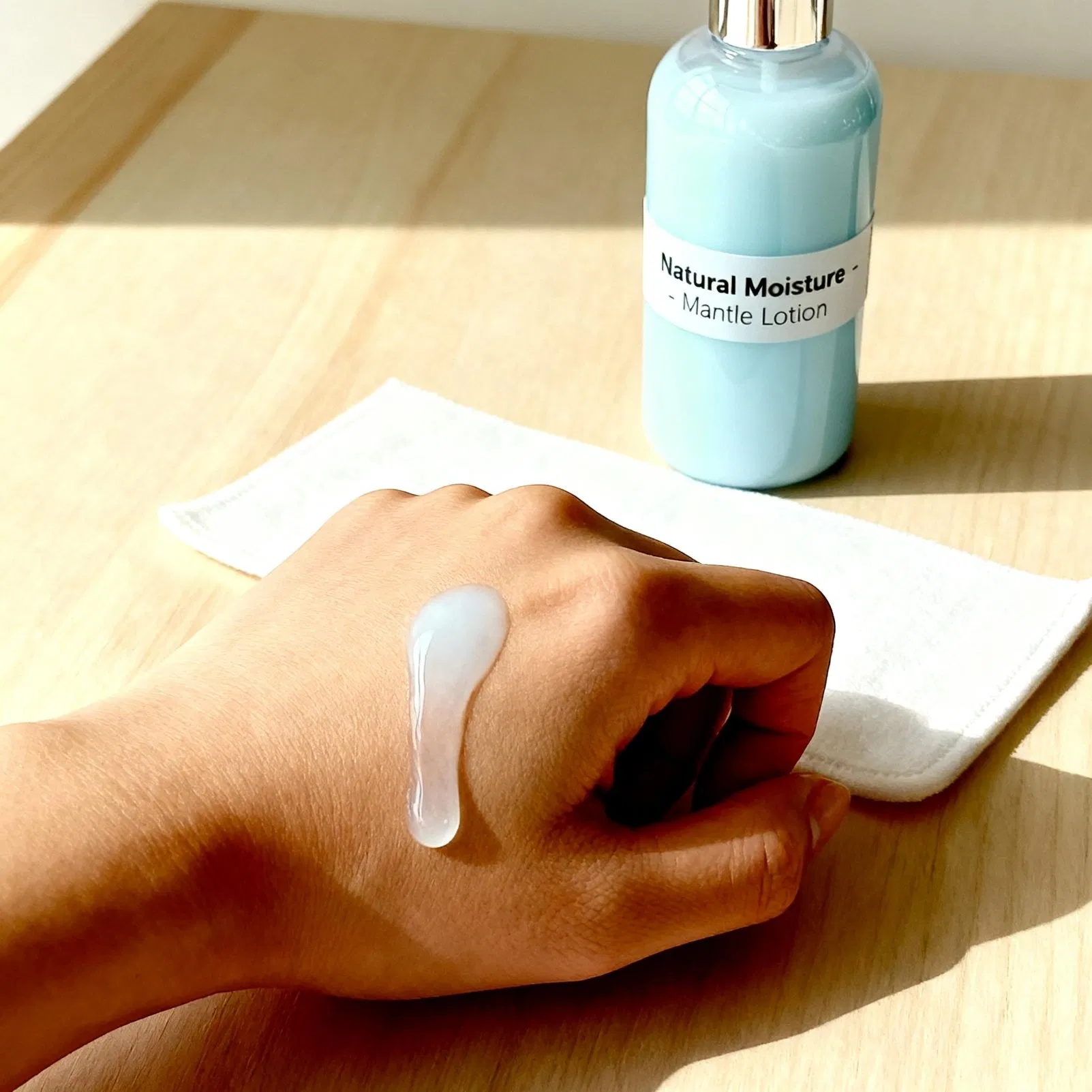 Lightening Citrus Aurantium Dulcis Oil and Panthenol Even-Tone Face Lotion for Spot Correction and Clarity