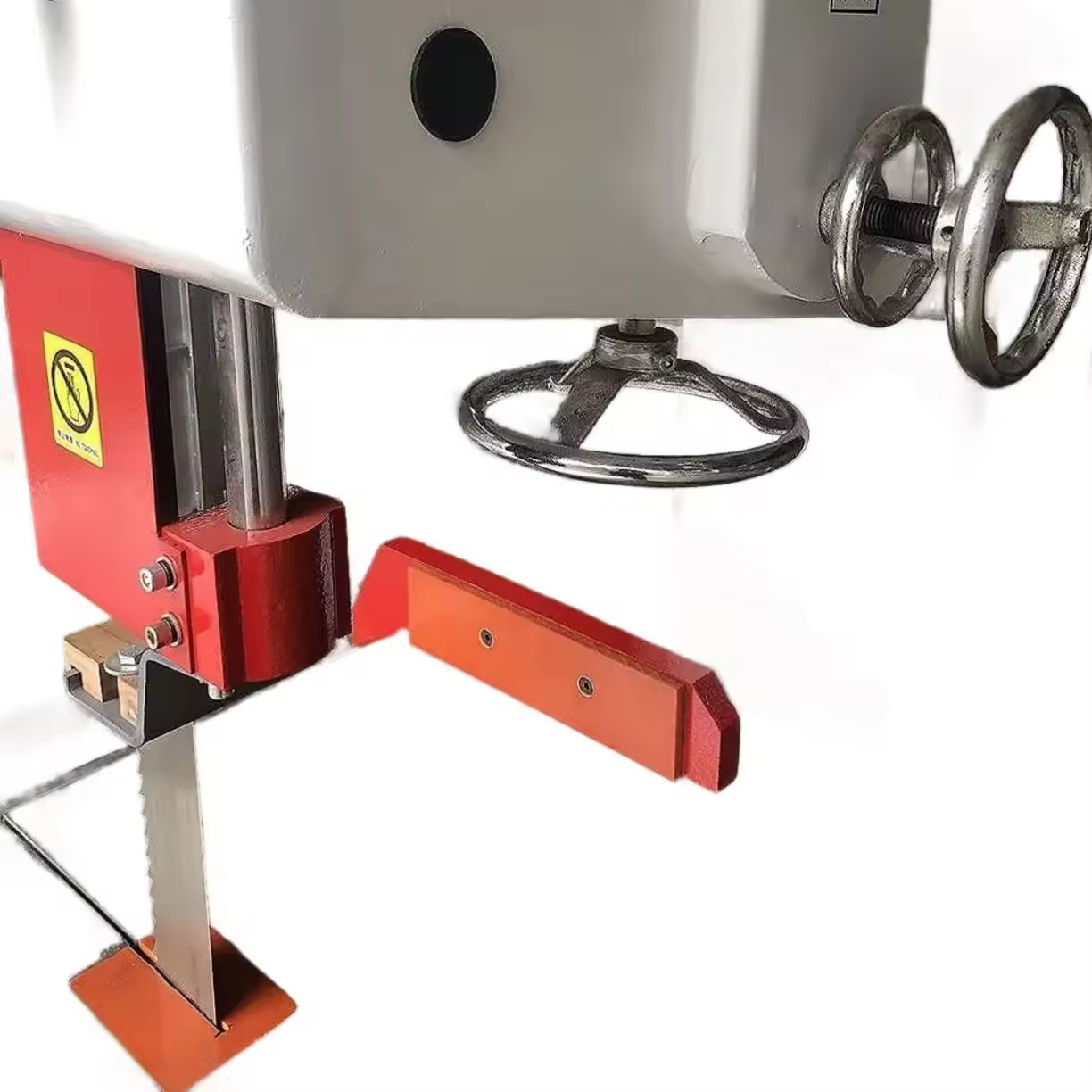 Пила по дереву вертикальная ленточная