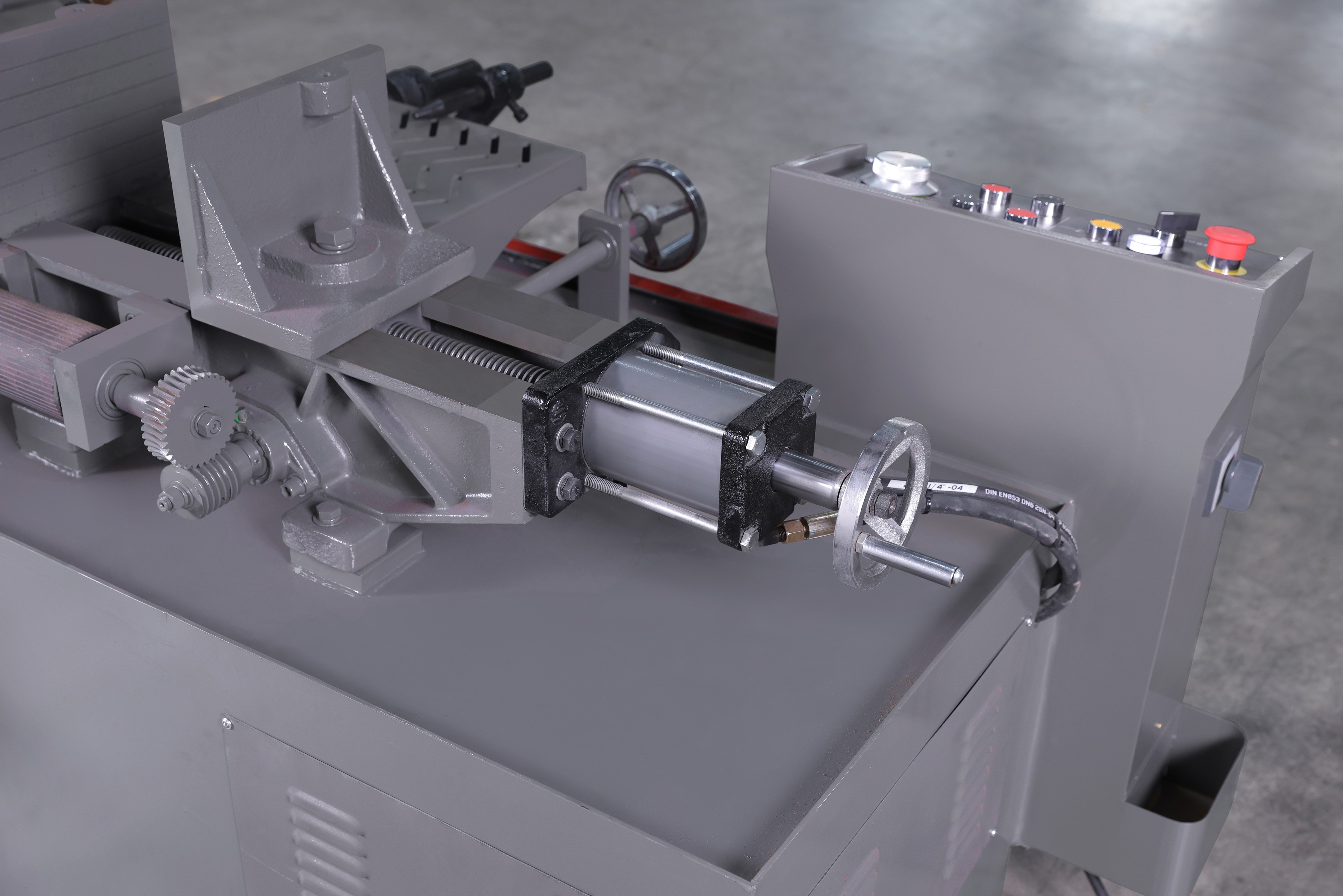 Ленточная пила по металлу горизонтальная 60 см ножничная