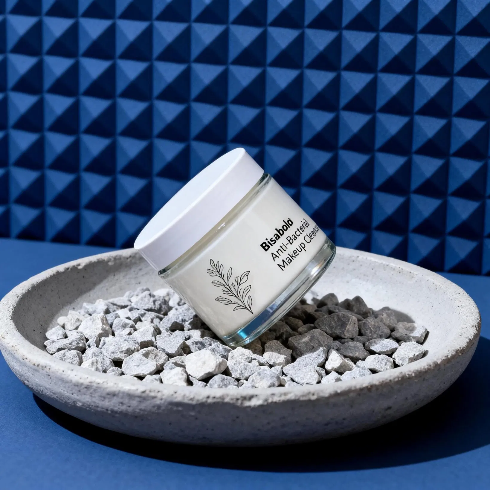 Clinic Formulated Anti-Pollution and Soothing Face Cleanser with Moringa Oil and Bisabolol for Therapeutic Care