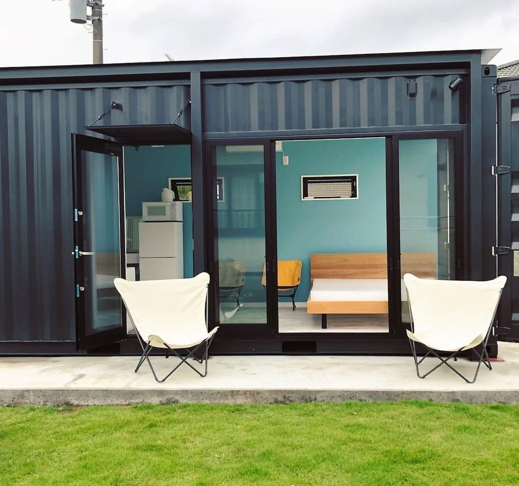 Prefabricated Container House Cabins and Prefab Housing Waterproof Caravan Cover Tiny Home