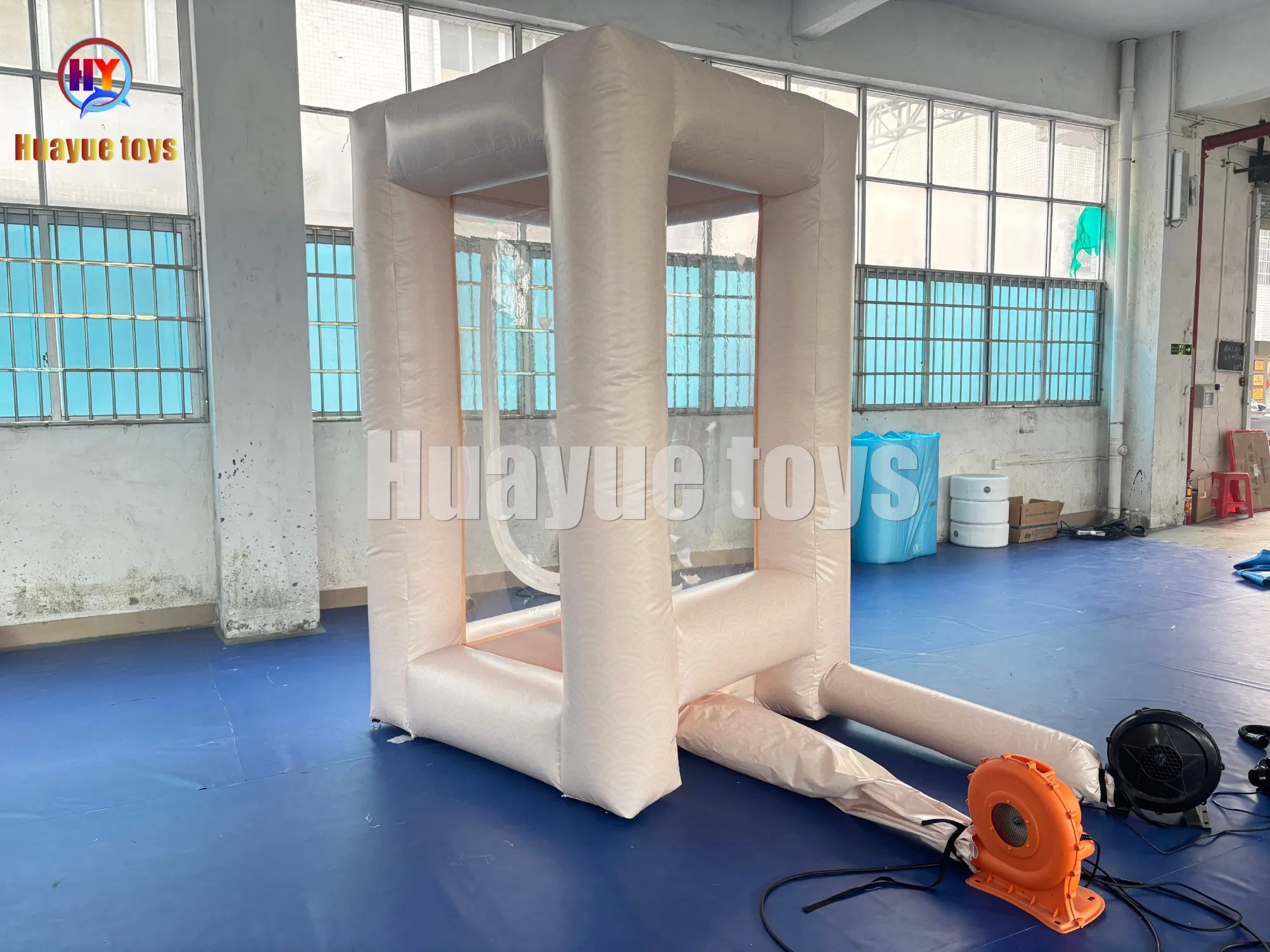 Inflatable Cash Cube