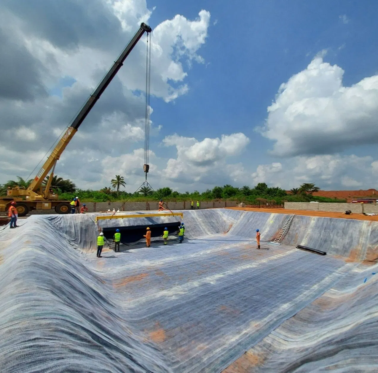 Factory Supply Good Quality Hot Sale Best Price 4000g Geosynthetics Clay Liner Gcl for Landfill Project