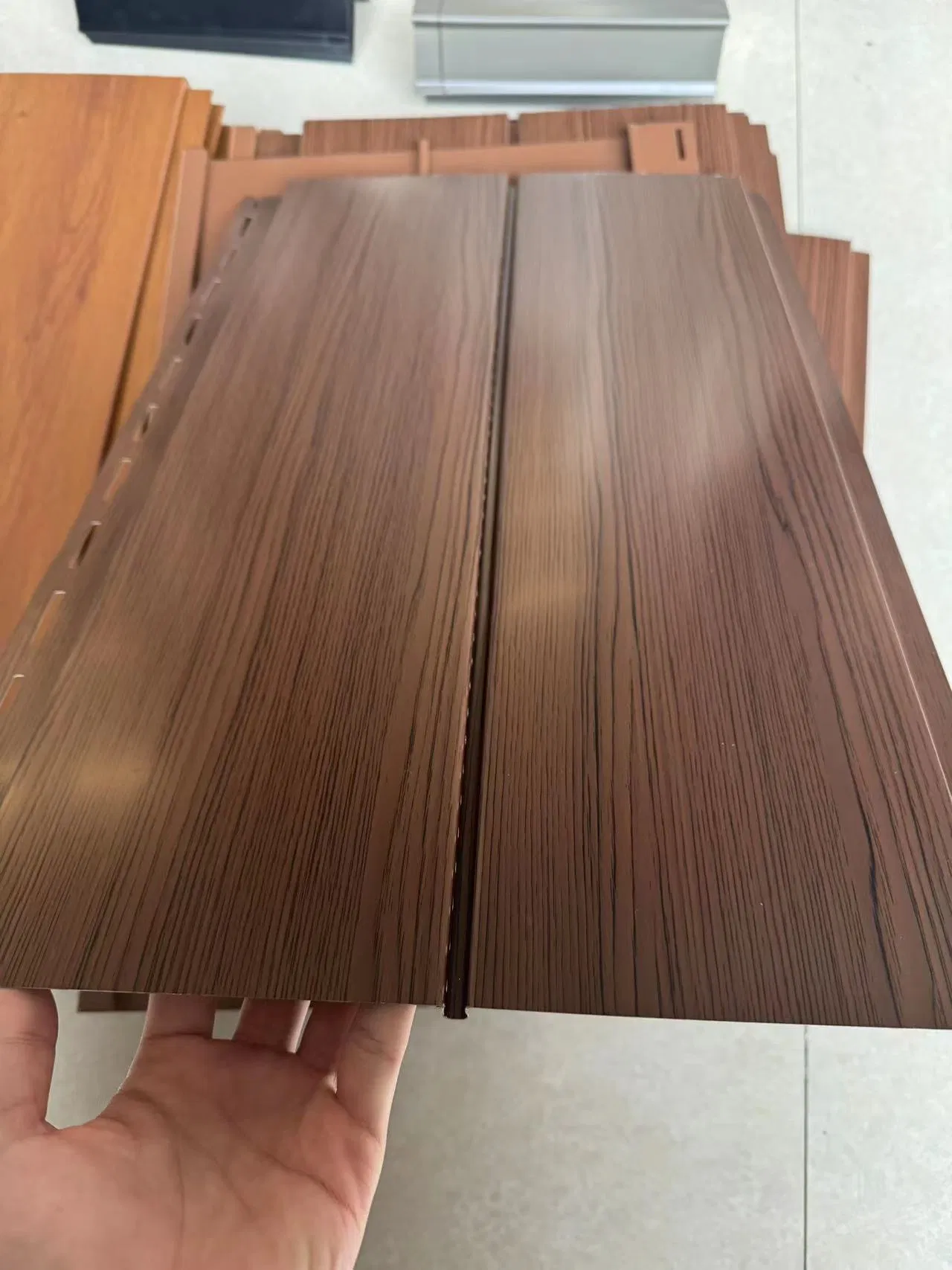 Decorative Wood Grain Surface Steel Aluminum Panels for Modern Wall Cladding