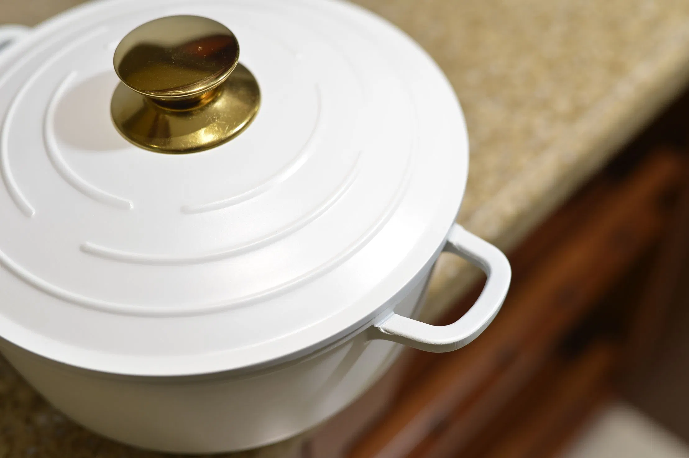 OEM Factory Wholesale 4 PCS White Cooking Casserole Soup Pot Aluminum Cookware Set Kitchen Utensils for Home and Restaurant