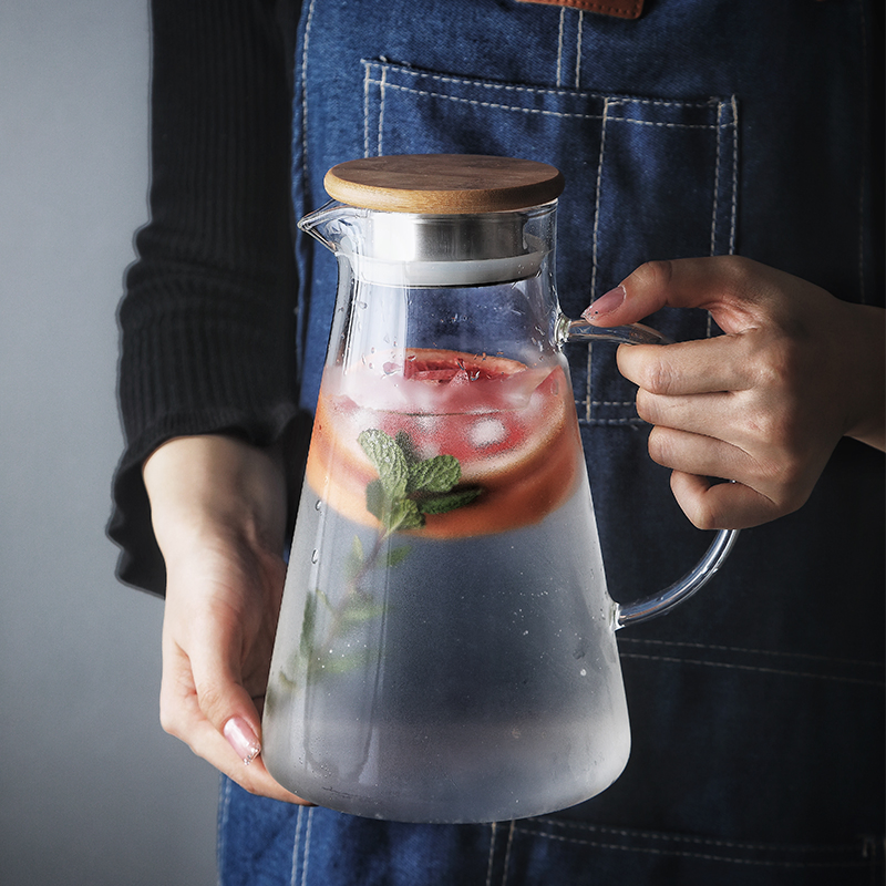 1.3L Clear Borosilicate Glass Water Drinking Carafe Pitcher with Bamboo Lid