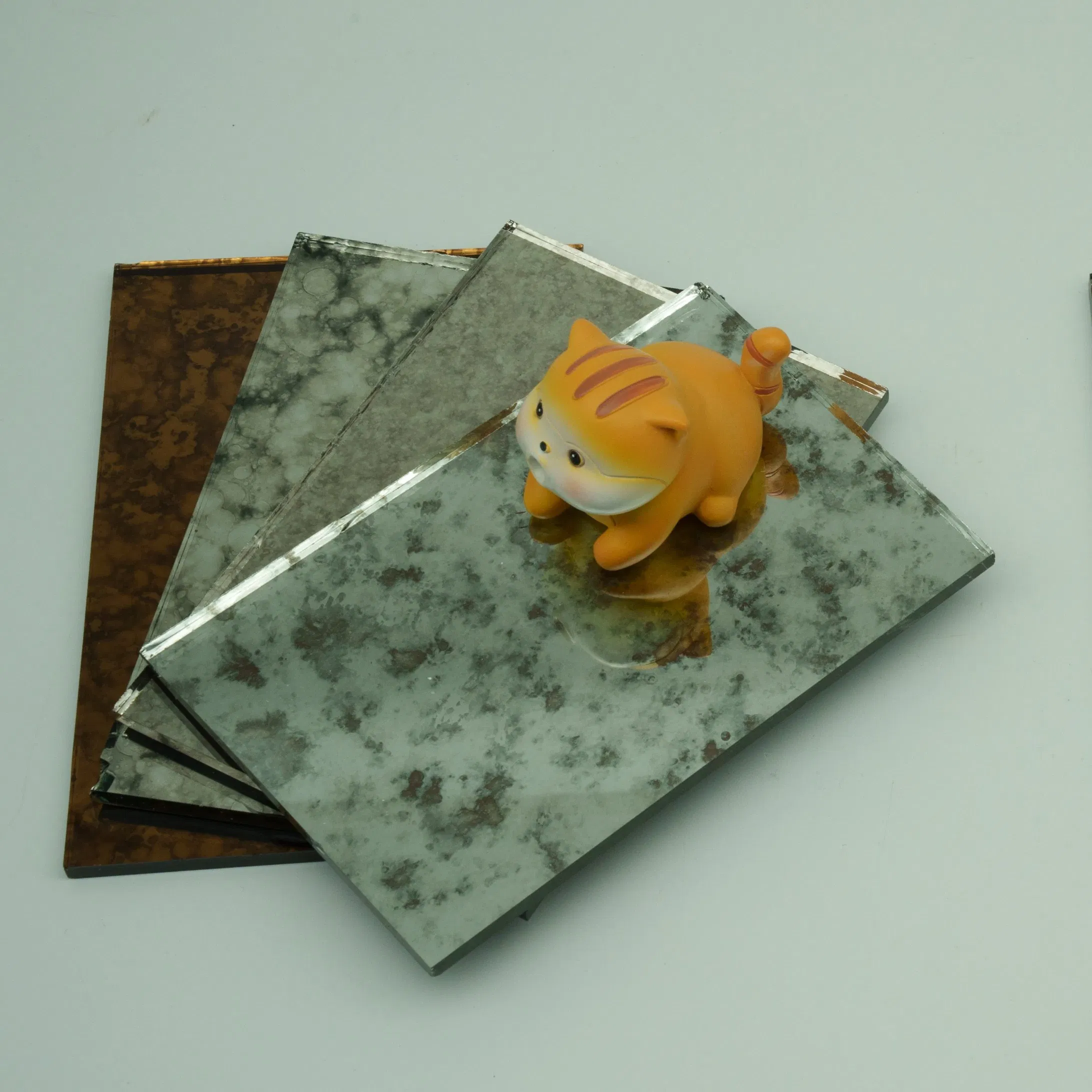 High Quality Classic Antique Glass Mirror for Wall Decoration