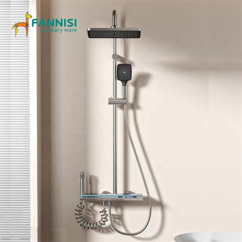 Дождевая насадка для душа FANNISI с планкой