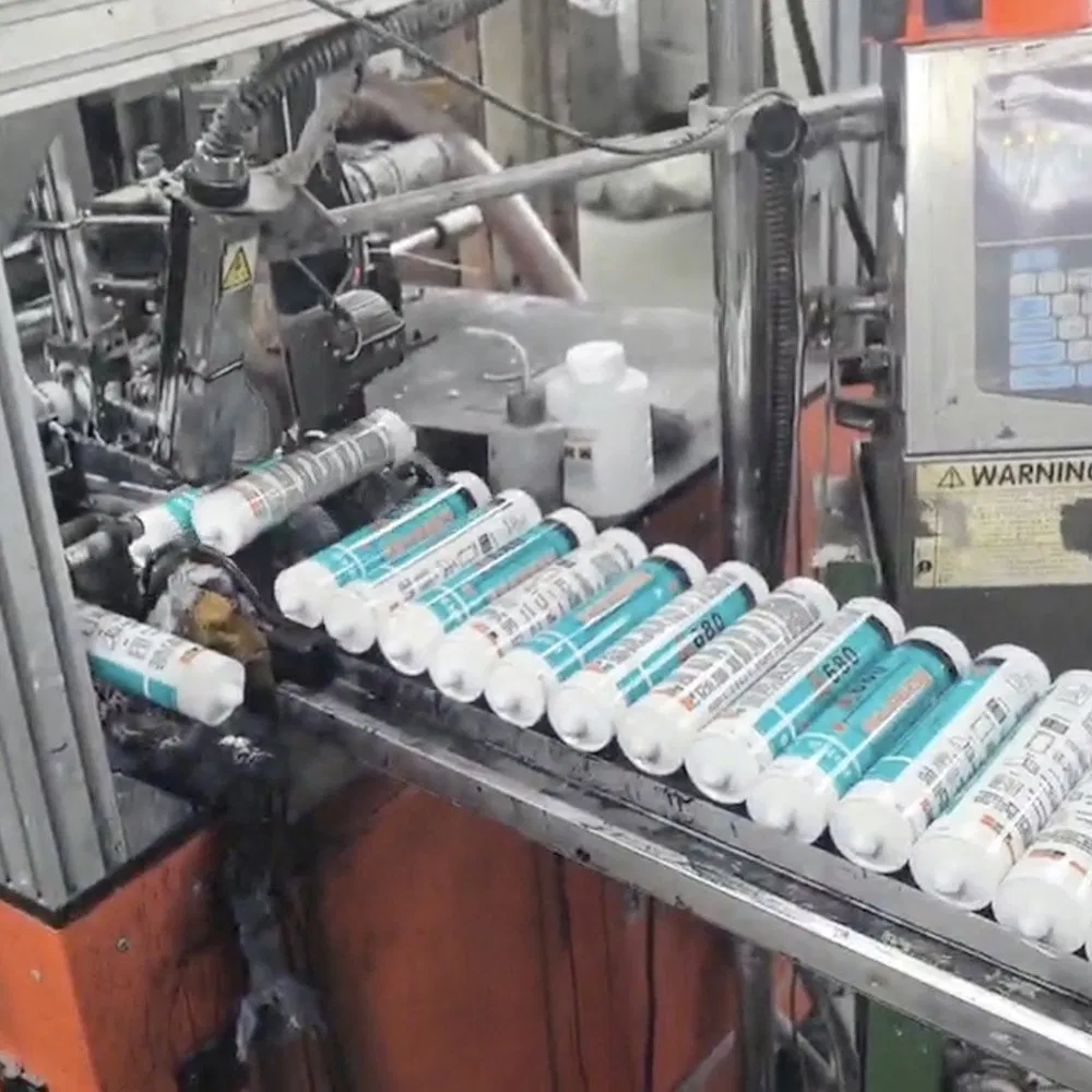 Anti-Cracking Butyl PU Spray Super Adhesive Cold Solid Low Temperature Resistant Polyurethane Liquid Storage Sealant Glue