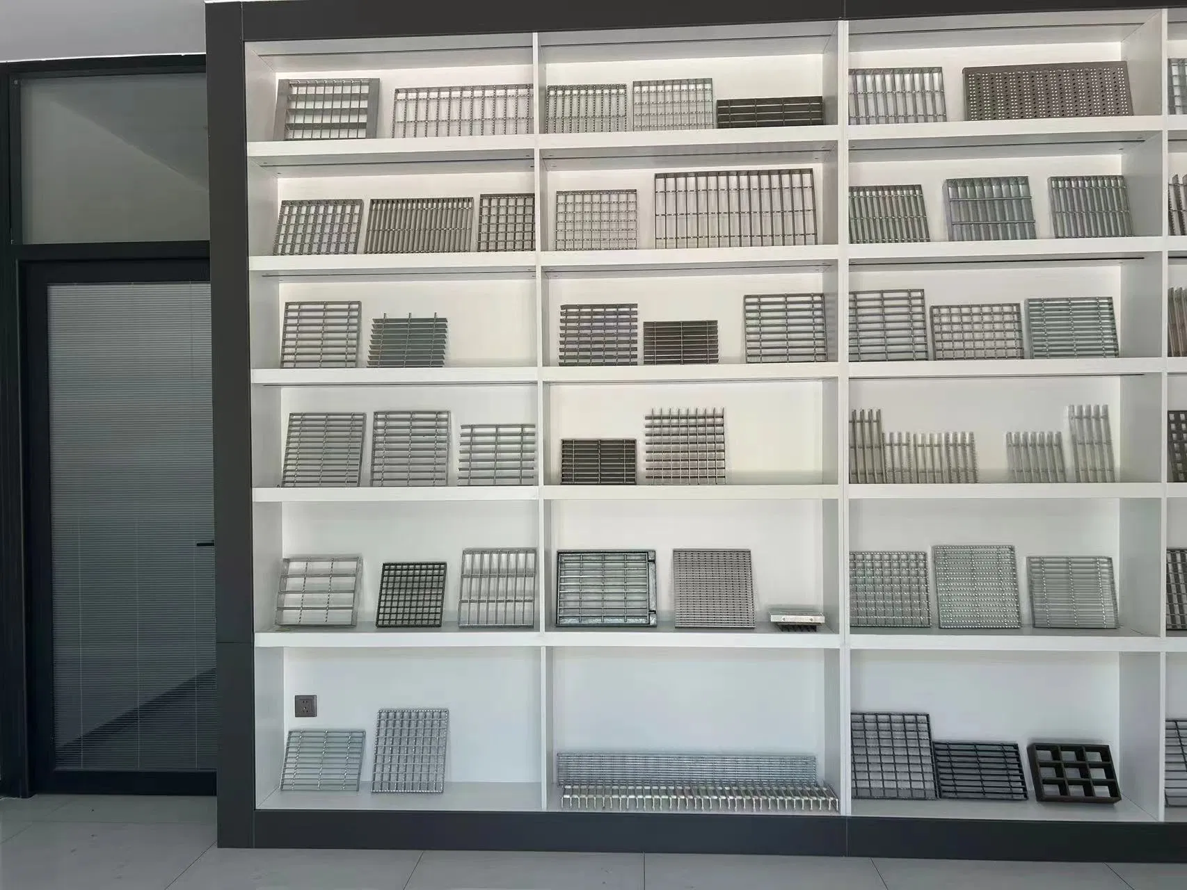 Metal Grate Floor Safety Drain Grating Iron Drainage Load Gully Grating