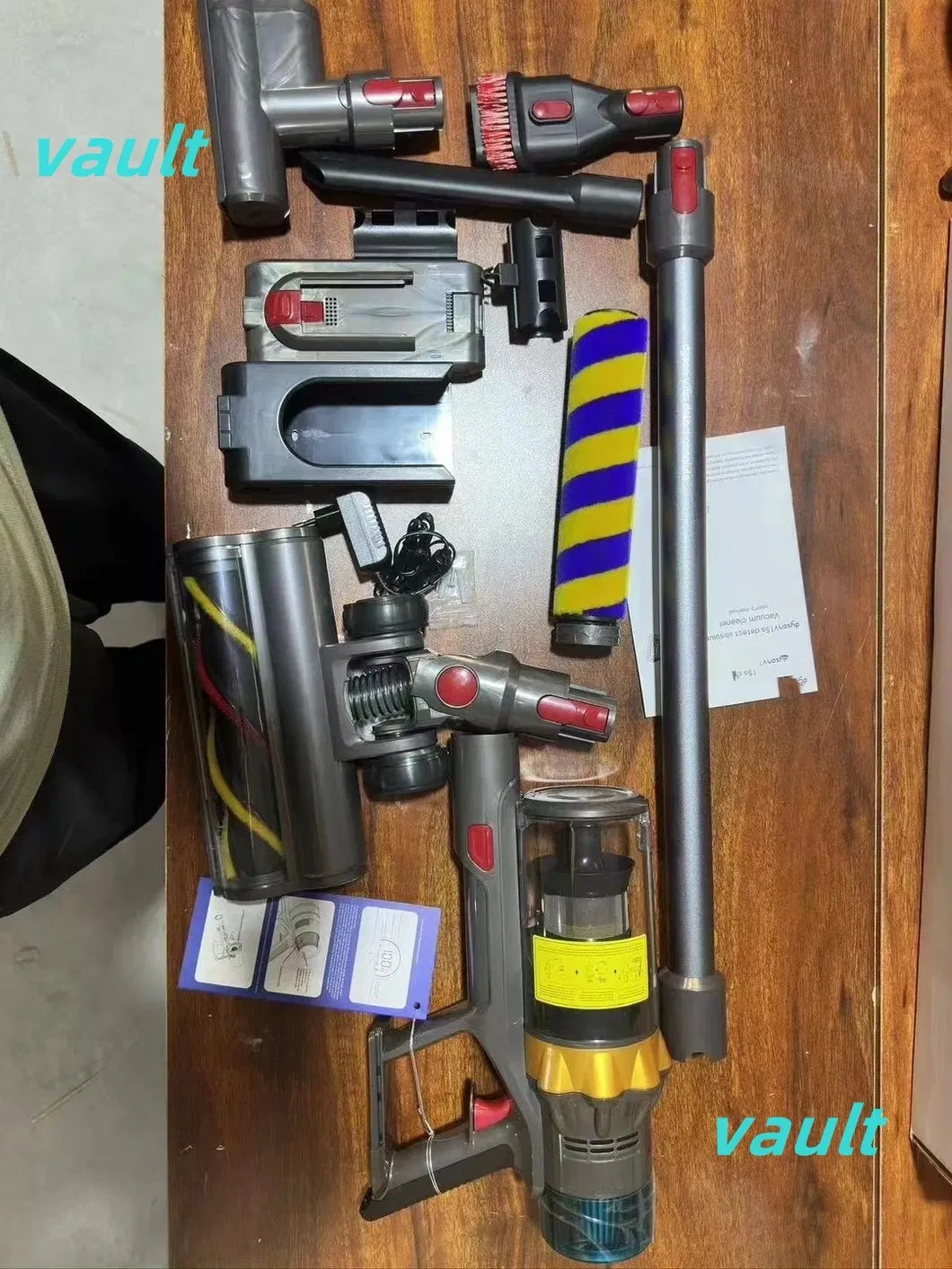 2025 Top Seller V15s Detect Submarine Vacuum Cleaner Powerful Wireless Vacuum Stick and Upright Cleaner Handheld Cordless Vacuum Cleaner